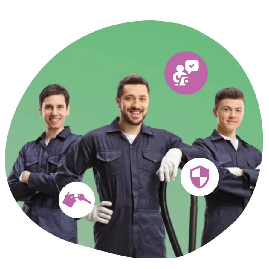 Equipo de Cifor con uniforme de trabajo